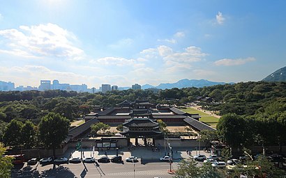 How to get to 창경궁 with public transit - About the place