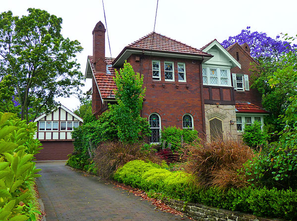 Tudor Revival house (1936), Clermiston Avenue