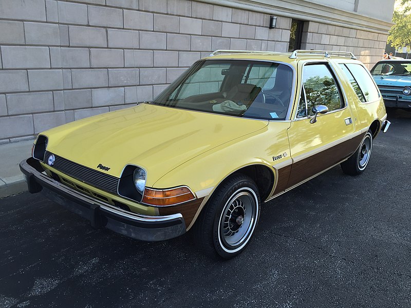File:1977 AMC Pacer DL wagon AMO 2015 meet in yellow 1of6.jpg
