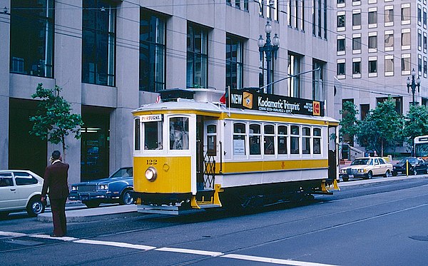 Porto car 122 on Market Street in 1983, during the first Historic Trolley Festival