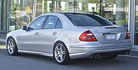 Datei:Mercedes E 220 CDI Classic (W211) rear 20100509.jpg – Wikipedia