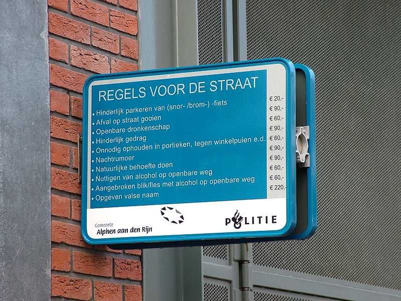 File:2008-09 alphen regels voor de straat.JPG