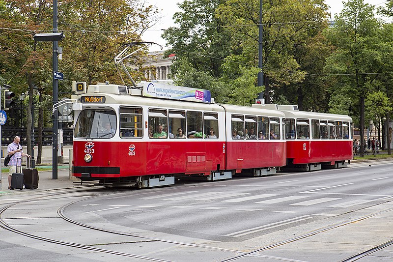 File:20150725 Tram in Vienna.jpg