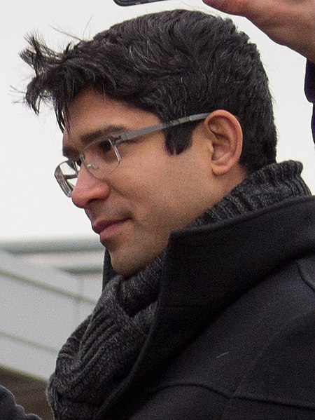 File:2017-01-28 - Carlos Menchaca at the protest at JFK (80836) (cropped).jpg