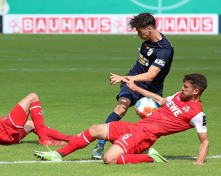 File:2021-08-08 FC Carl Zeiss Jena gegen 1. FC Köln (DFB-Pokal) by Sandro Halank–107.jpg