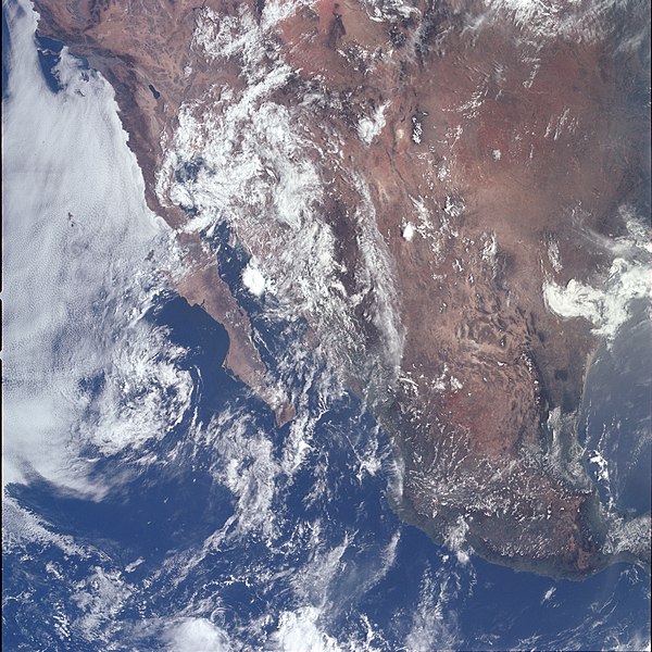File:AS11-36-5308 - View of Earth - Baja Penninsula.jpg
