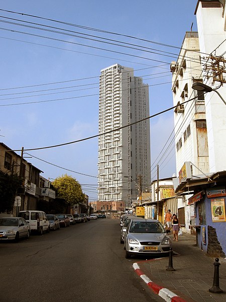 File:Abarbanel St. Tel Aviv - panoramio.jpg