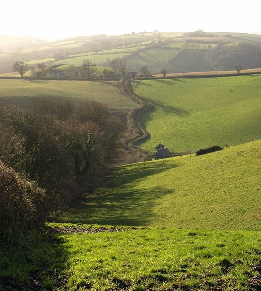 File:Above Penn Recca - geograph.org.uk - 1075356.jpg