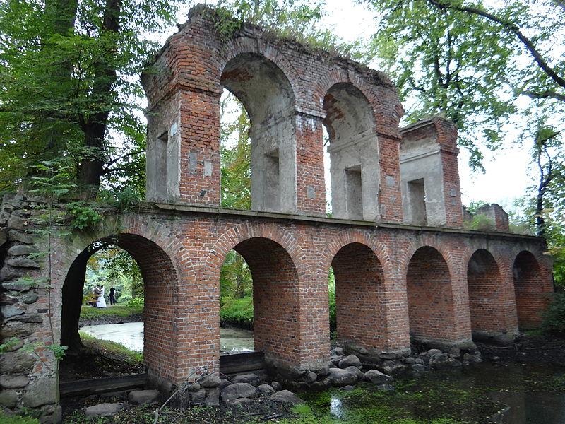 File:Aqueduct, Arkadia - 04.JPG