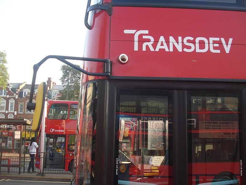 File:Au Morandarte Flickr A Tale of Two Transdev (Logos) (9672165225).jpg