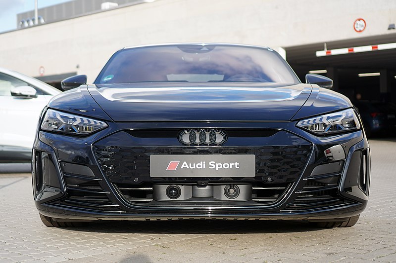 File:Audi RS e-tron GT 2021-3.jpg