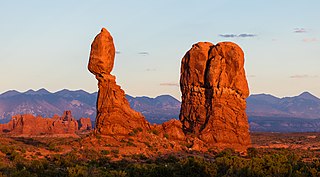 <span class="mw-page-title-main">Balanced Rock</span> Rock formation in Arches National Park