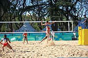 Deutsch: Beachvolleyball bei den Olympischen Jugendspielen 2018; Tag 8, 14. Oktober 2018; Mädchen, Achtelfinale – Bolivien-Puerto Rico 0:2 (18–21/18–21 ) English: Beach volleyball at the 2018 Summer Youth Olympics at 14 October 2018 – Girls Round of 16 – Bolivia-Puerto Rico 0:2 (18–21/18–21 )