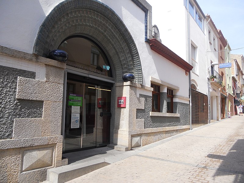 File:BibliotecaMunicipalPalafrugell3.JPG