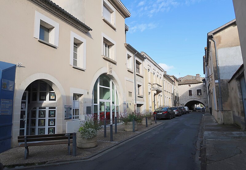 File:Bibliothèque municipale, 8 rue Jean-Louis-Faure, Sainte-Foy-la-Grande 1.jpg