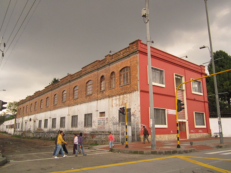 File:Bogotá Av Jiménez talleres de la Estación de La Sabana.JPG