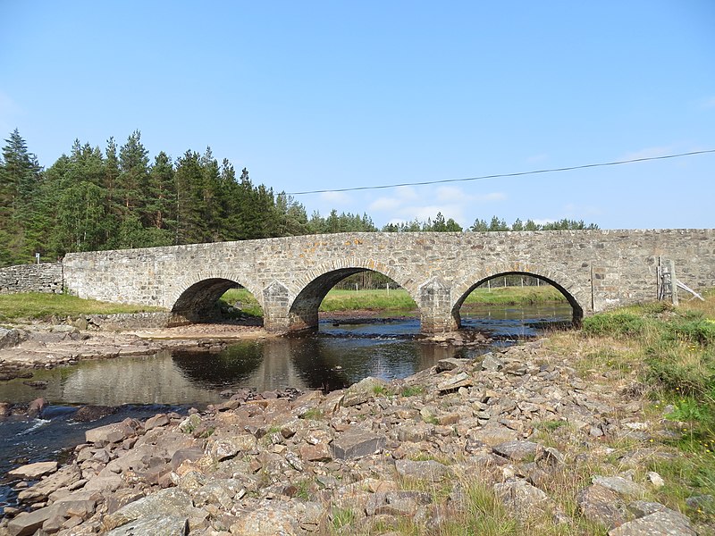 File:Bridge over River Mudale at Altnaharra (geograph 3570152).jpg