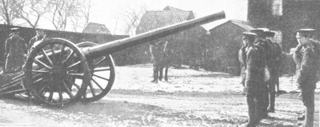 Royal Garrison Artillery gunners training on a 4.7-inch gun ca 1914.