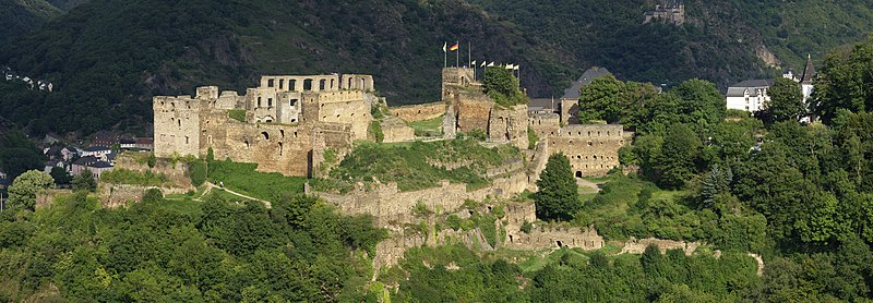 File:Burg-Rheinfels-JR-E-527-529-2010-08-10.jpg