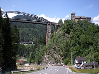 Wiesberg Castle with the Trisanna Bridge Burg Wiesberg y Trisannabrucke.jpg