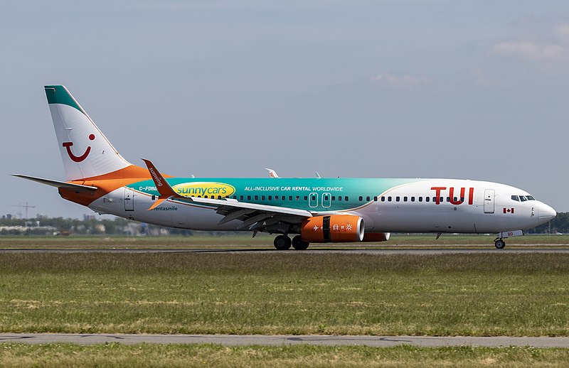 File:C-FDBD Boeing 737-800 TUI Airlines Netherlands sunnycars AMS 2019-06-01 (11a).jpg