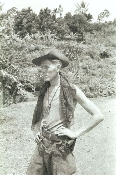 File:COLLECTIE TROPENMUSEUM Portret van een Nederlandse militair TMnr 10029154.jpg