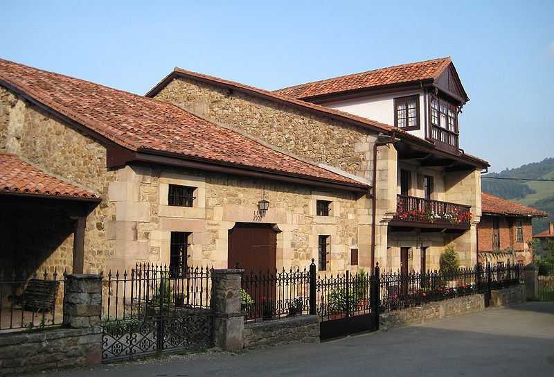 File:Cabuerniga Valle casas ME.jpg