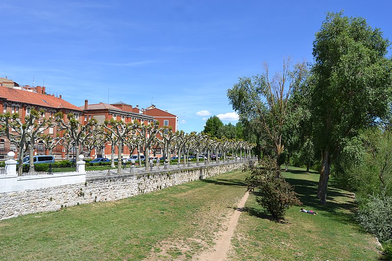 File:Callejeando por Burgos (35078749200).jpg