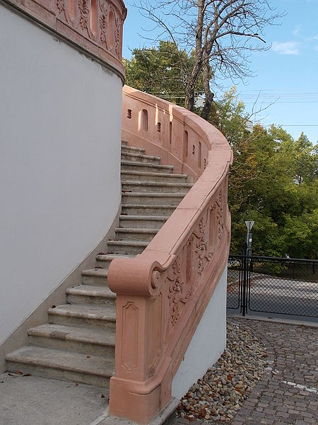 File:Calvary sculpture. Stairs. - Gödöllő.JPG
