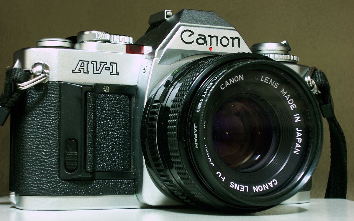 Canon av. Canon av-1.