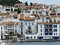 Català: Casa Serinyana (Cadaqués) This is a photo of a building listed in the Catalan heritage register as Bé Cultural d'Interès Local (BCIL) under the reference IPA-17997. Object location 42° 17′ 20.76″ N, 3° 16′ 47.38″ E  View all coordinates using: OpenStreetMap