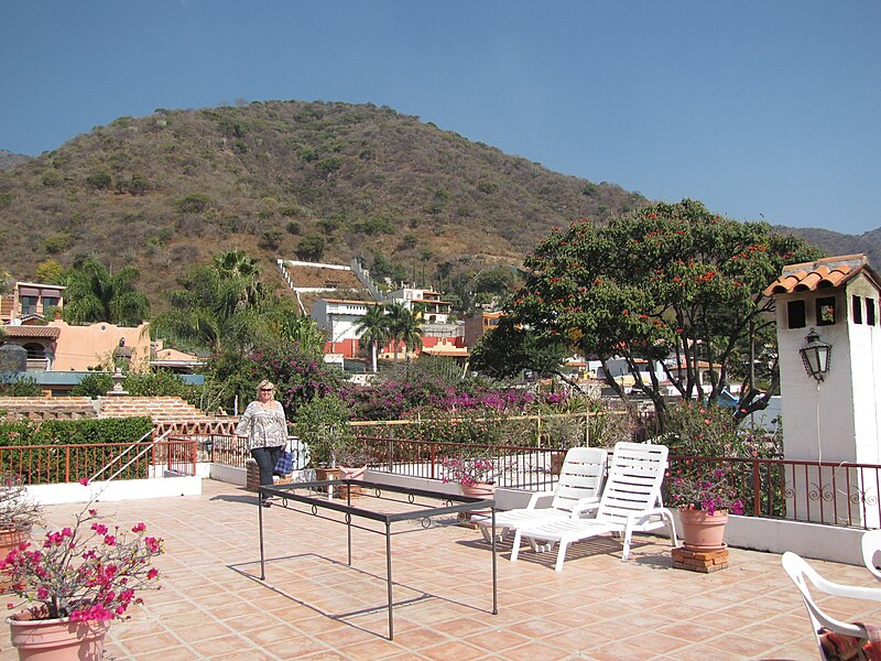 File:Chapala Malecon.JPG