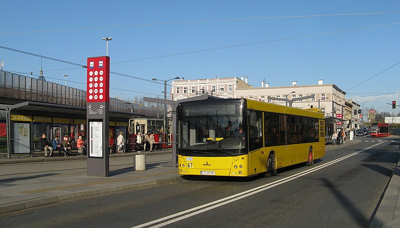 File:Chorzow Rynek bus.jpg