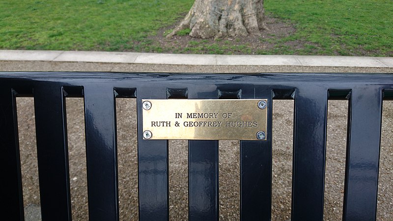 File:Close-up of the inscription (OpenBenches 5086).jpg