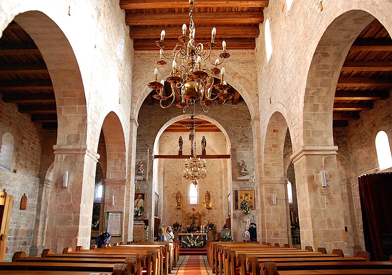 File:Collegiate church, Kruszwica - interior.JPG