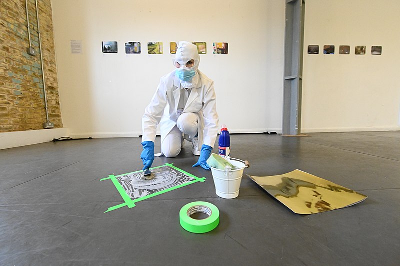 File:Conceptual Artist - Amy Jackson - Cleaning Squares.jpg