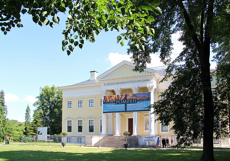 File:Dessau-Wörlitzer Gartenreich 2012-05-27a.jpg