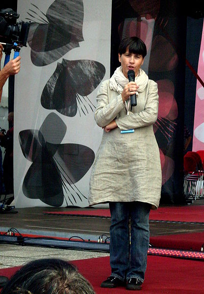 File:Director of casting Monika Figura at III Meeting of Fans of the TV series 'M jak miłość' in Gdynia 2009 - 2.jpg
