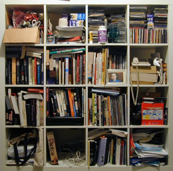 File:Disorganised bookshelf.jpg