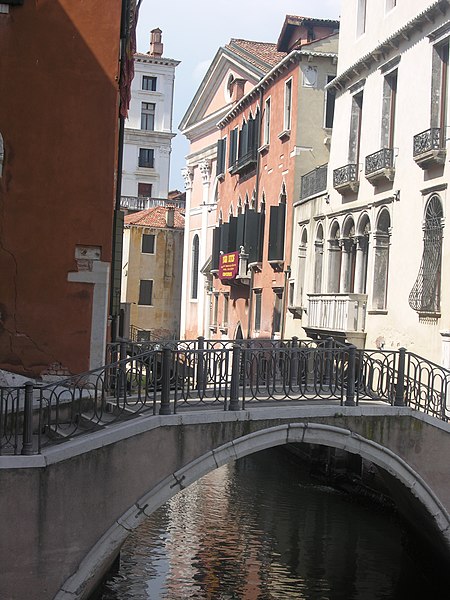 File:Dorsoduro, 30100 Venezia, Italy - panoramio (484).jpg