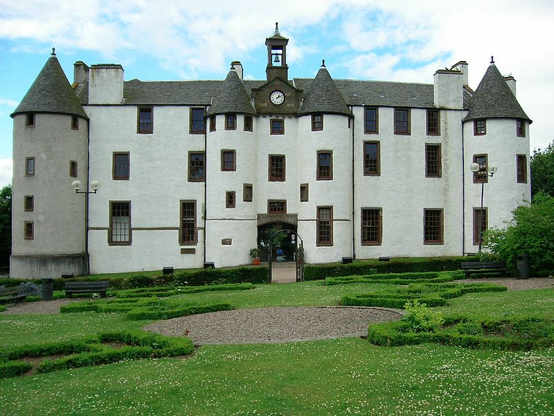 File:Dudhope Castle.jpg