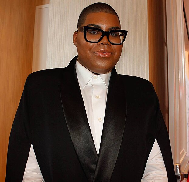 File:EJ Johnson Mercedes-Benz Carousel of Hope Gala 2014 (15516652321).jpg