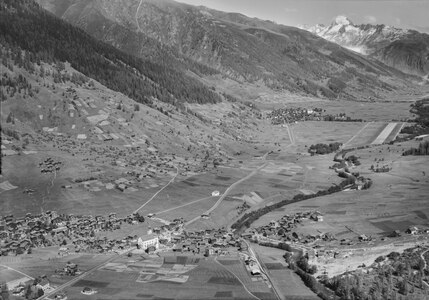 L'aérodrome de Münster dans la vallée de Conches en 1955