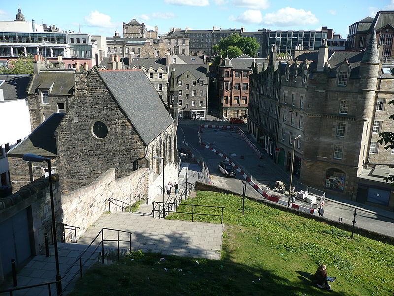 File:Edinburgh 1120659 nevit.jpg