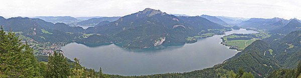 Peisaj cu panorama lacului