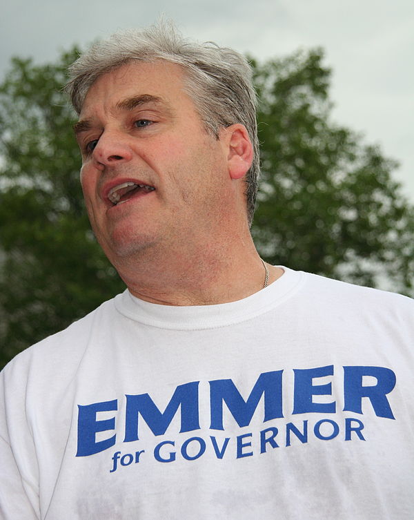 Candidate Tom Emmer wearing an "Emmer for Governor" shirt in 2010