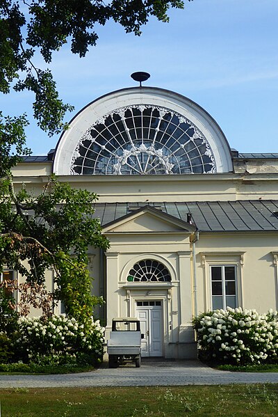 File:Entrance to the New Orangery, Łazienki Park.jpg