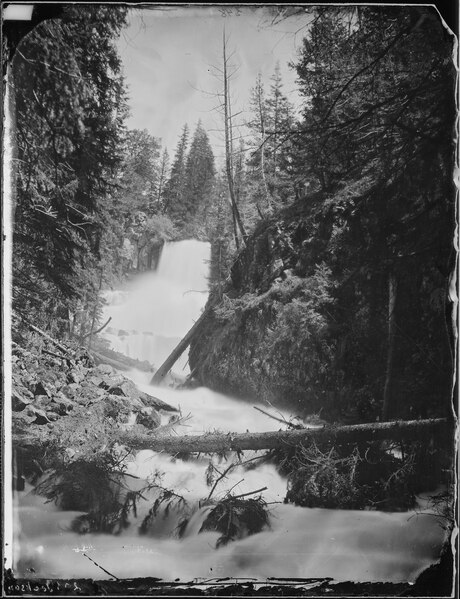 File:Falls on the right fork of Gardiner's River, Yellowstone - NARA - 516814.tif