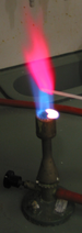 Color produced when lithium chloride is heated FlammenfarbungLi.png