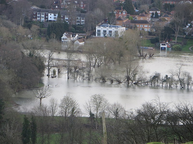 File:Flooding round Cleeve - geograph.org.uk - 3902539.jpg